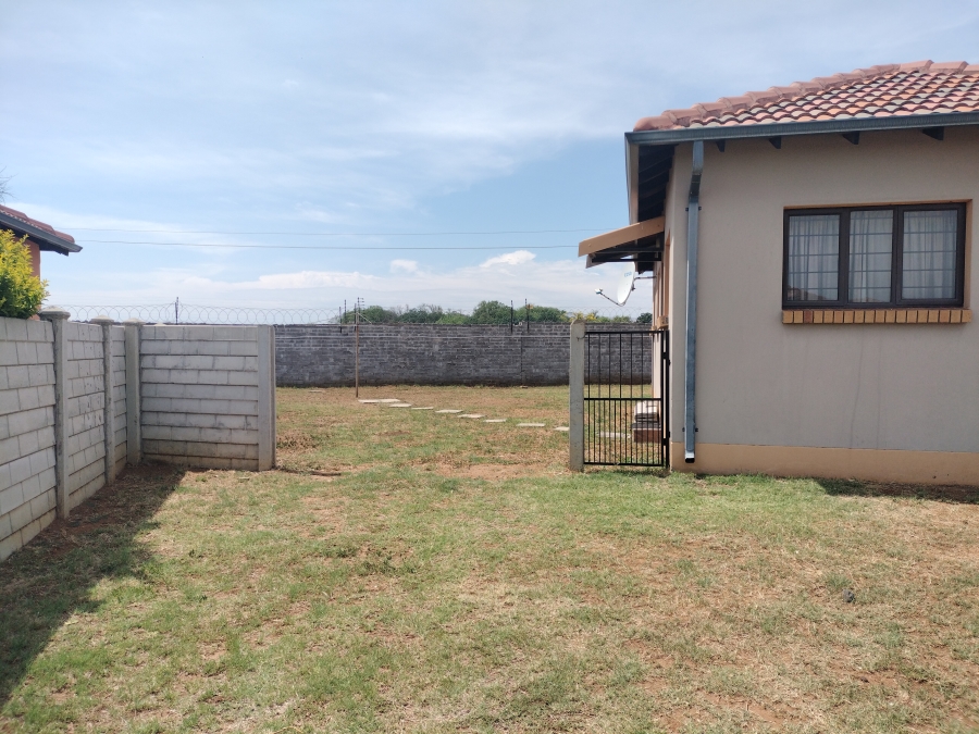 To Let 3 Bedroom Property for Rent in Waterval East North West
